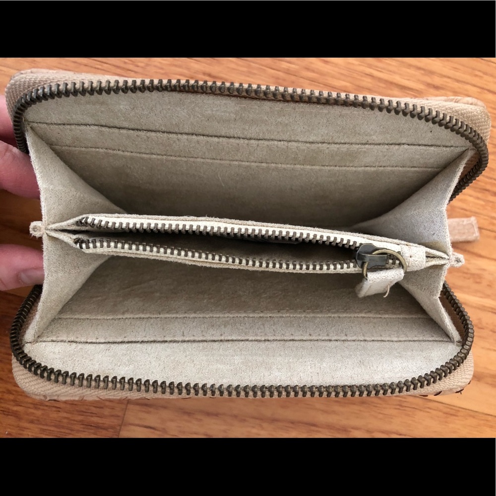 Python Wallet (Beige) - Picture 2 of 5